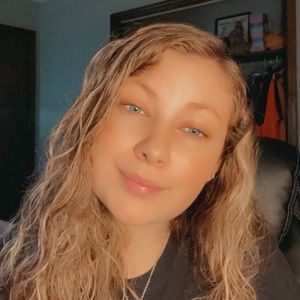 Meet your Posher, Crista